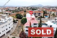 2 Bedroom Entire floor apartment · Mazotos (Larnaca) for sale 