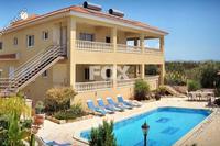8 Bedroom Detached house · Kolossi (Limassol) to rent 