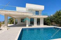 4 Bedroom Detached house in Saint George Peyia (Paphos) for sale 