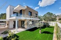 4 Bedroom Detached house · Agios Tychonas (Limassol) to rent 