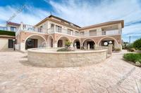 4 Bedroom Detached house in Agios Athanasios (Limassol) to rent 