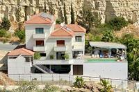 5 Bedroom Detached house · Pano Lakatamia (Nicosia) for sale 