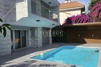 5 Bedroom Detached house in Potamos Germasogeias (Limassol) to rent 