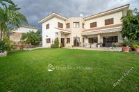 4 Bedroom Detached house in Pyrgos Limassol (Limassol) for sale 