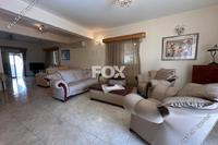 4 Bedroom Semi-detached house · Kato Polemidia (Limassol) for sale 