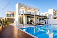 4 Bedroom Detached house in Agia Thekla (Famagusta) for sale 