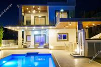 4 Bedroom Detached house · Agios Tychonas (Limassol) to rent 
