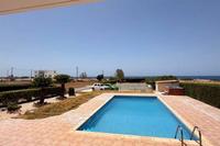 4 Bedroom Detached house in Sea Caves Peyia (Paphos) to rent 