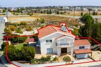 4 Bedroom Detached house in Dali (Nicosia) for sale 