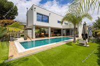 4 Bedroom Detached house in Agios Athanasios (Limassol) for sale 