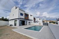 4 Bedroom Detached house in Agios Tychonas (Limassol) to rent 