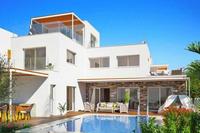 4 Bedroom Detached house · Geroskipou Plage (Paphos) for sale 
