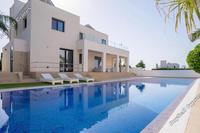 4 Bedroom Detached house in Peyia (Paphos) to rent 