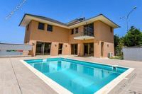 4 Bedroom Detached house in Pyrgos Limassol (Limassol) for sale 
