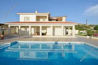 7 Bedroom Detached house in Sea Caves Peyia (Paphos) to rent 