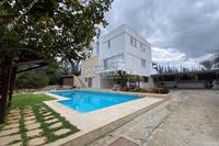 6 Bedroom Detached house in Lakatamia (Nicosia) for sale 