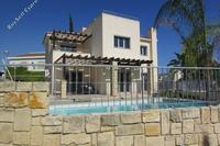 4 Bedroom Detached house in Agios Tychonas (Limassol) to rent 