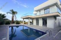 4 Bedroom Town house in Saint George Peyia (Paphos) to rent 