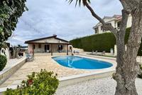 5 Bedroom Bungalow · Tala (Paphos) for sale 
