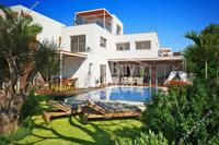 4 Bedroom Detached house in Geroskipou Plage (Paphos) for sale 