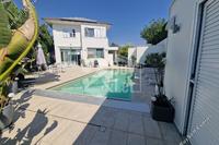 5 Bedroom Detached house in Agios Athanasios (Limassol) for sale 