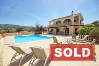 4 Bedroom Detached house · Peyia (Paphos) for sale 