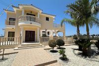4 Bedroom Detached house in Chlorakas (Paphos) for sale 