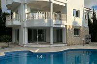 4 Bedroom Semi-detached house in Saint George Peyia (Paphos) for sale 
