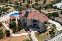 6 Bedroom Detached house in Apesia (Limassol) for sale 