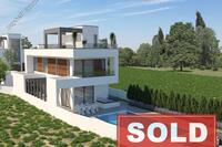 3 Bedroom Detached house in Agia Triada (Famagusta) for sale 