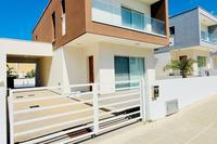 3 Bedroom Detached house in Kato Paphos Universal (Paphos) to rent 