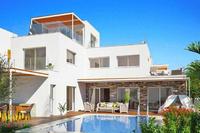 4 Bedroom Detached house · Geroskipou Plage (Paphos) for sale 