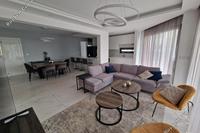 4 Bedroom Apartment in Larnaca Municipality (Larnaca) for sale 