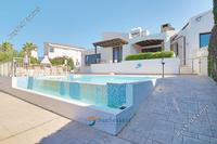 4 Bedroom Bungalow in Peyia (Paphos) for sale 