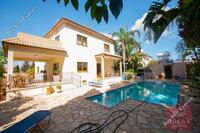 5 Bedroom Detached house · Deryneia (Famagusta) for sale 