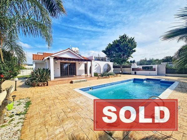 3 bedroom bungalow sold saint george peyia paphos 1353414 image 2366484